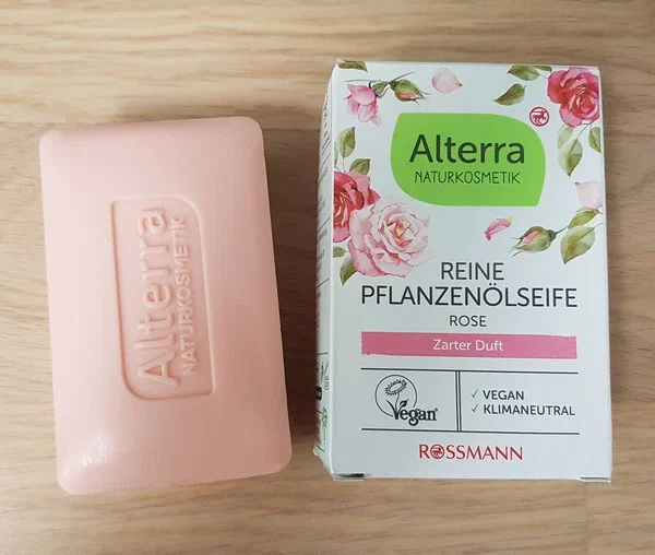 Alterra Naturkosmetik Reine Pflanzenölseife Rose (100g)